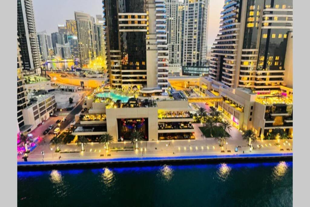 Cayan Tower Luxury Apartment With Sea View Dubai Exteriör bild