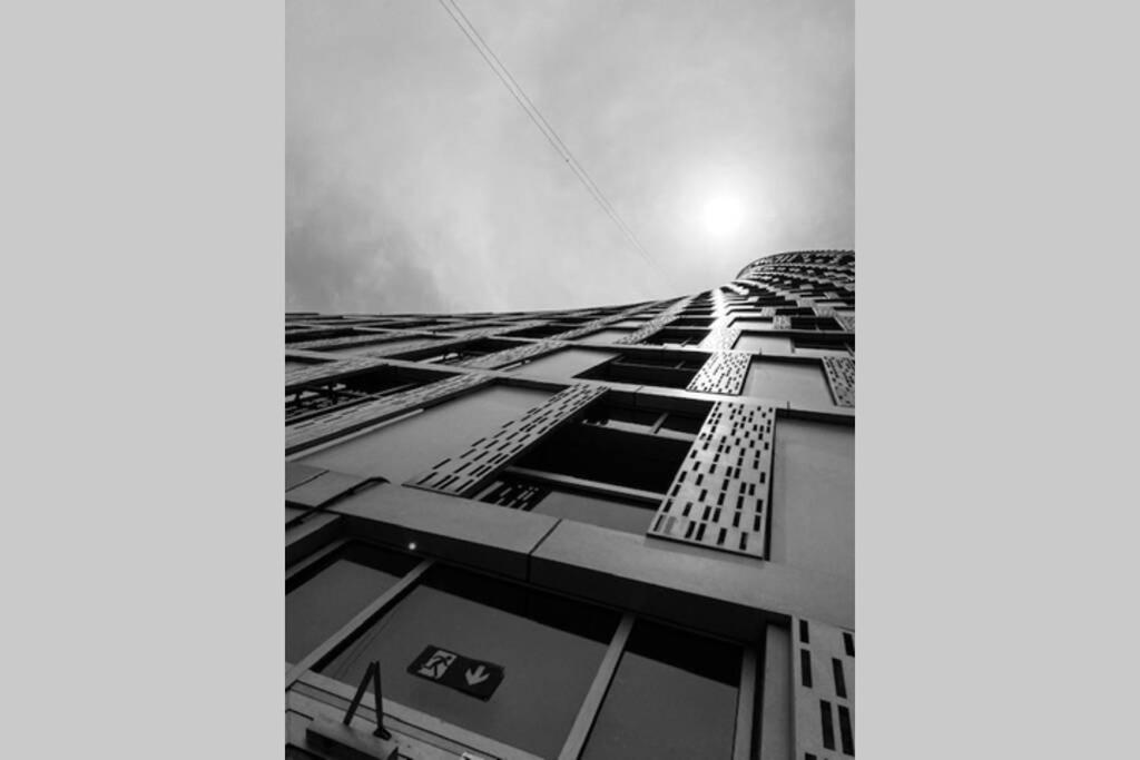 Cayan Tower Luxury Apartment With Sea View Dubai Exteriör bild