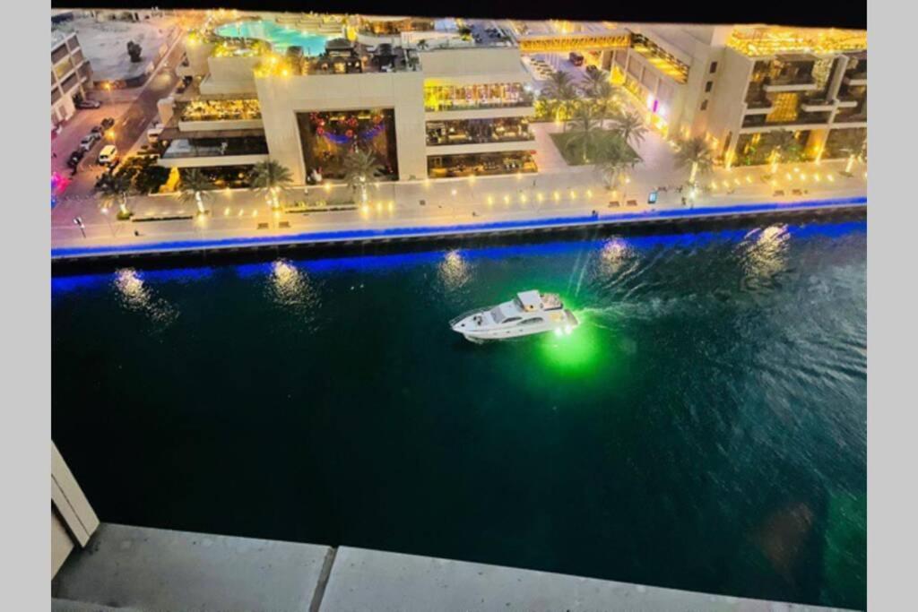 Cayan Tower Luxury Apartment With Sea View Dubai Exteriör bild
