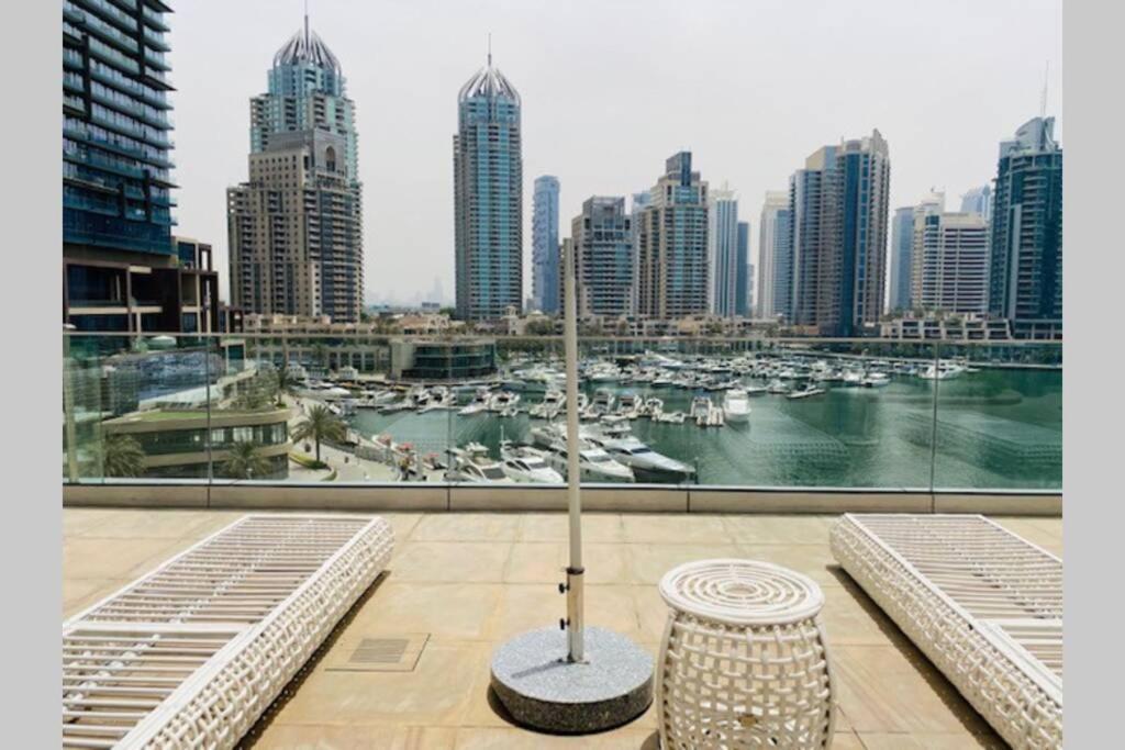 Cayan Tower Luxury Apartment With Sea View Dubai Exteriör bild